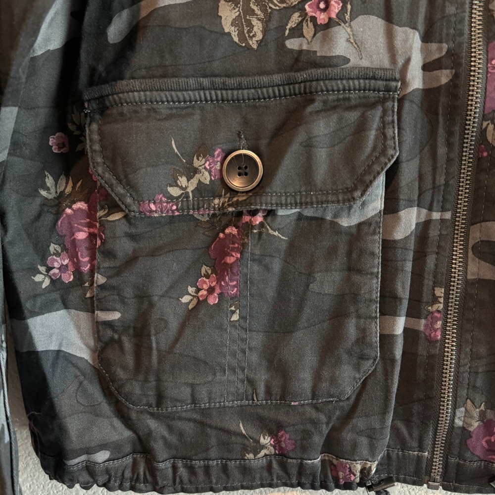 Democracy Rose & Camo Bomber Jacket Womens Large Lightweight Grunge Gorpcore - Picture 4 of 10